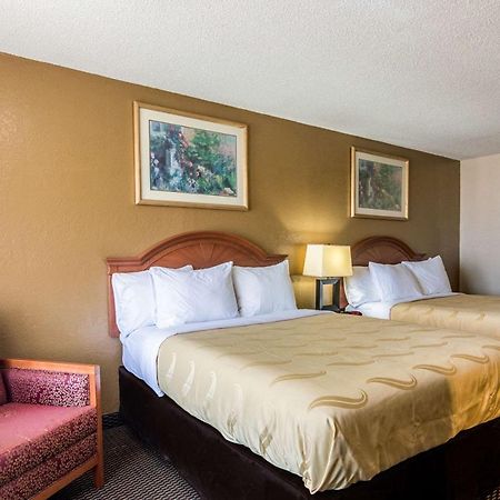 Quality Inn Shawnee I-40 Kültér fotó