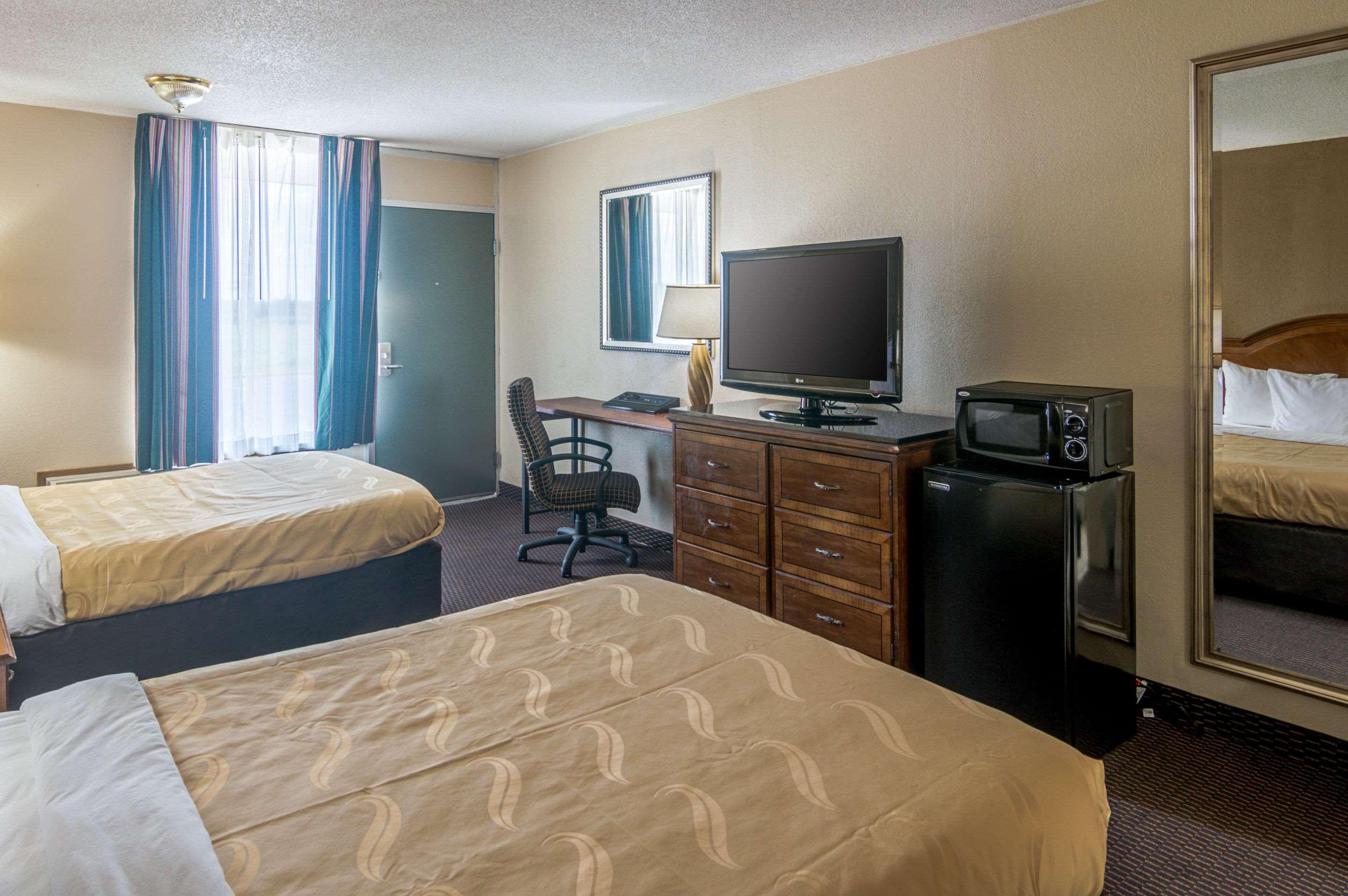 Quality Inn Shawnee I-40 Kültér fotó