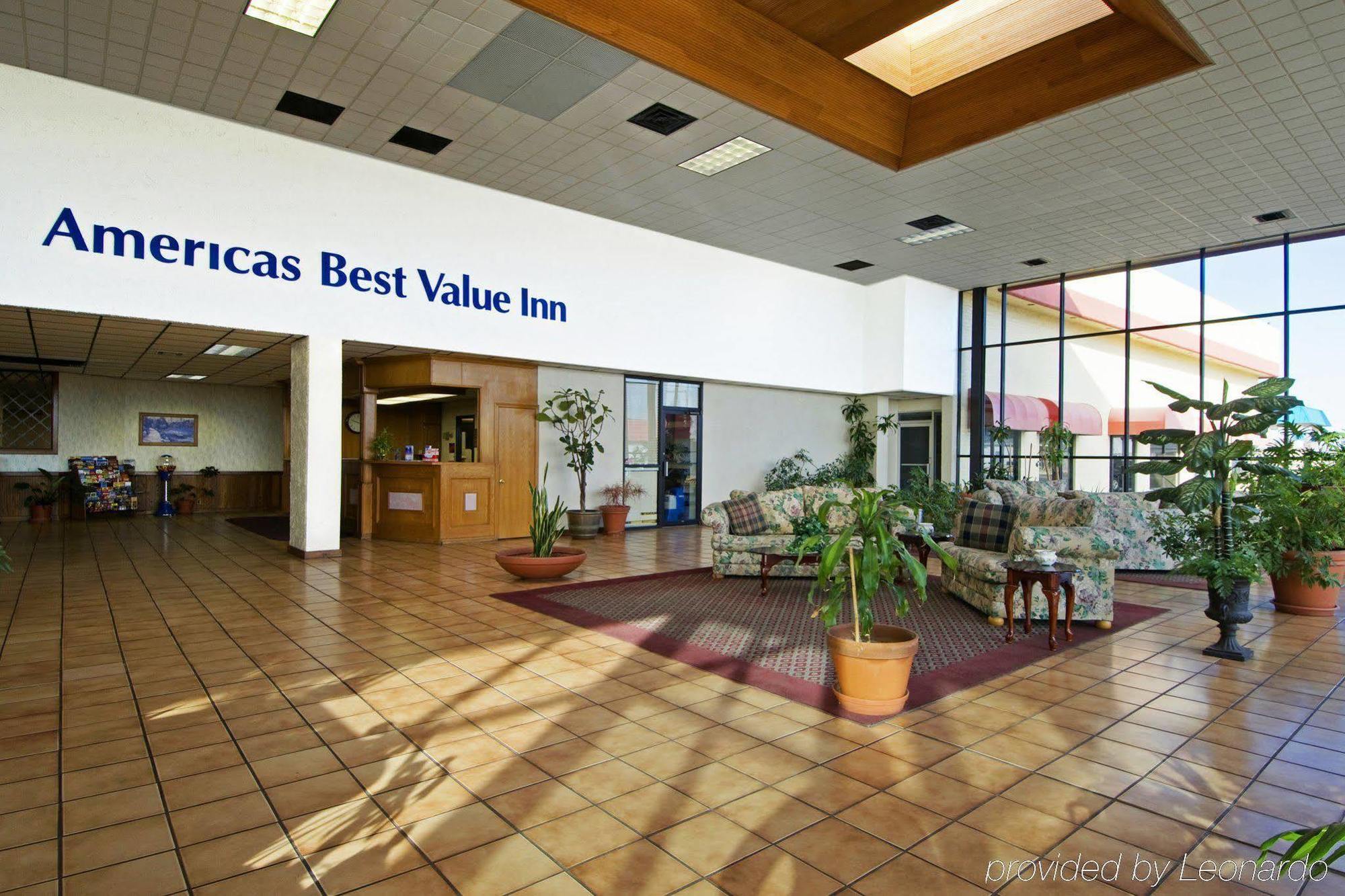 Quality Inn Shawnee I-40 Beltér fotó