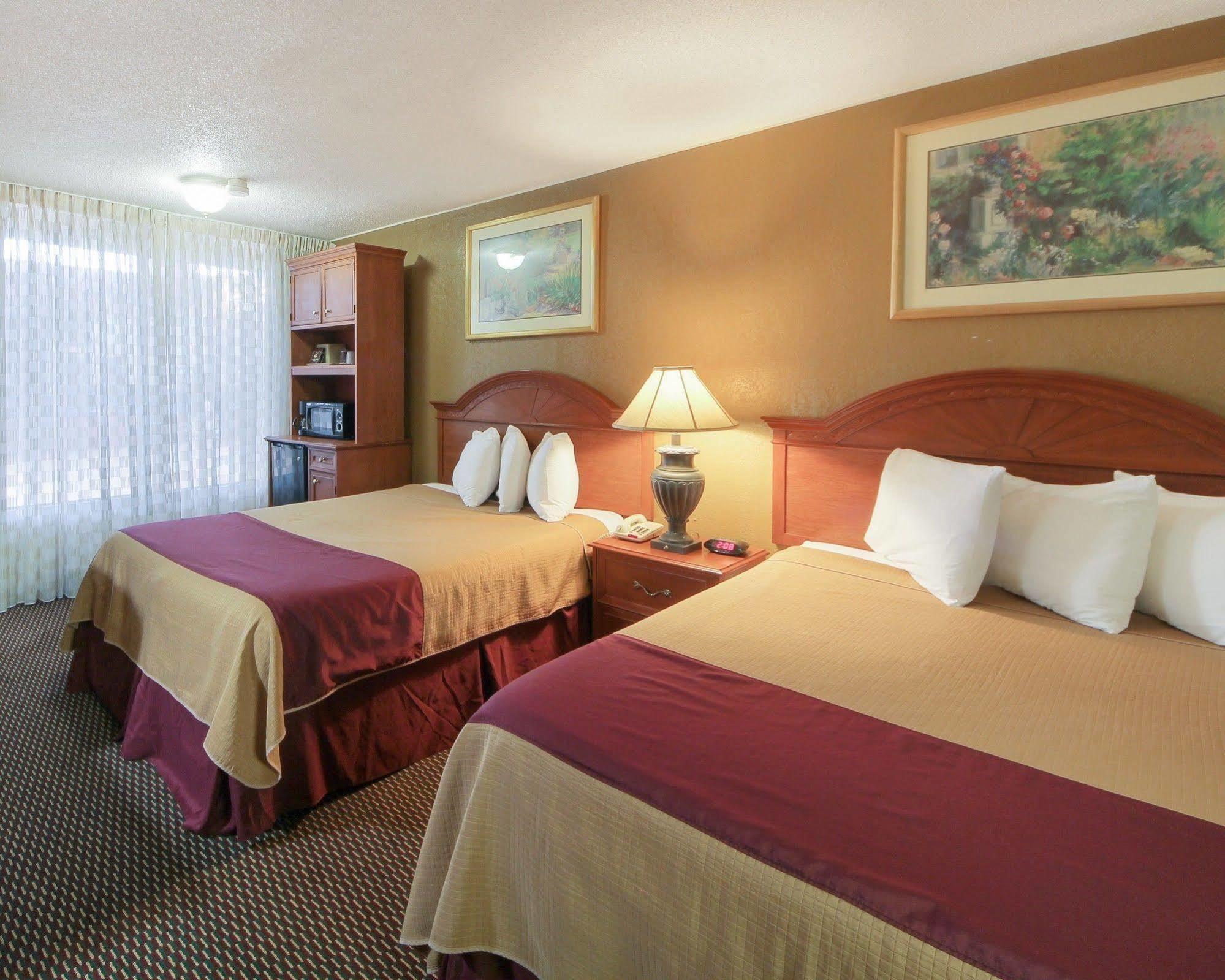 Quality Inn Shawnee I-40 Kültér fotó