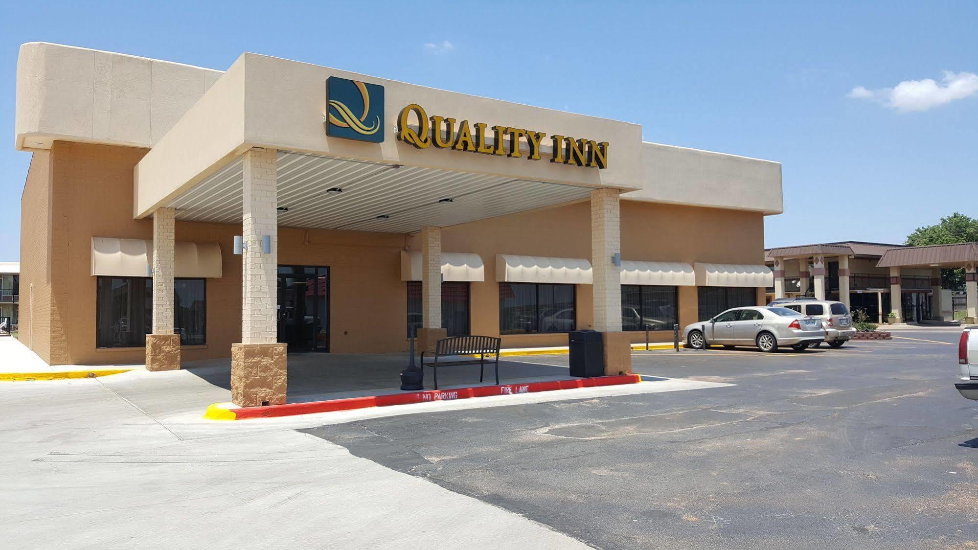 Quality Inn Shawnee I-40 Kültér fotó