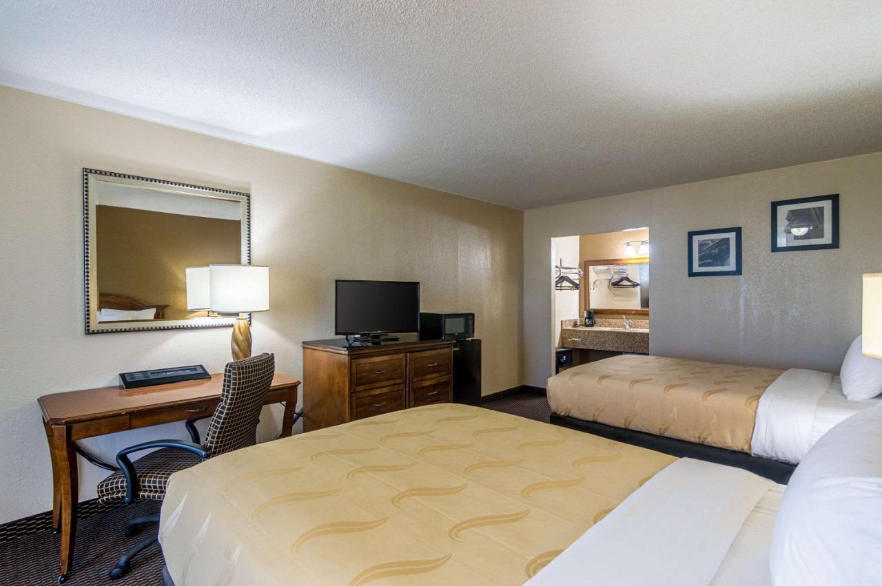Quality Inn Shawnee I-40 Kültér fotó